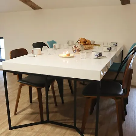 Familial De La Maison D'augustin Acces Piscine Interieure Chauffee Lejlighed *